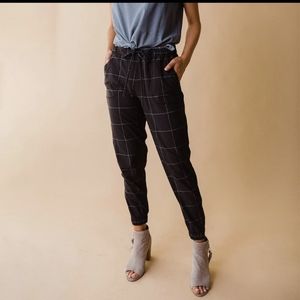 ALBION Fit Jetsetters in Black Windowpane Plaid - Ankle/Crop Drawstring Waist M